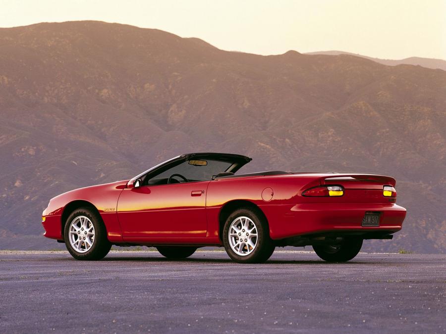 Chevrolet Camaro Z28 Convertible 1998 года  (фото 9 из 12)